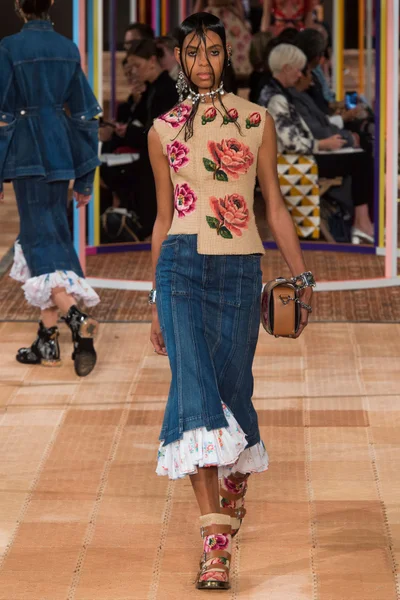 Look 35